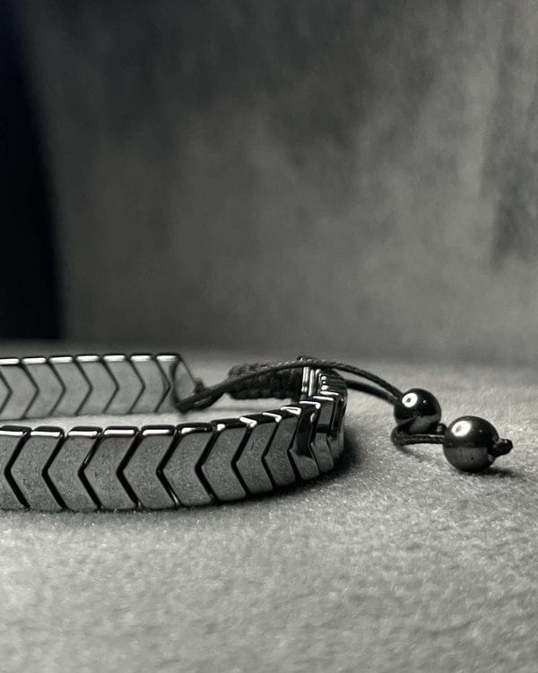 Arrowed stone bracelet