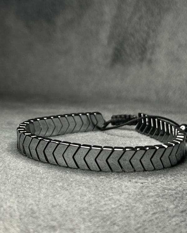 Arrowed stone bracelet